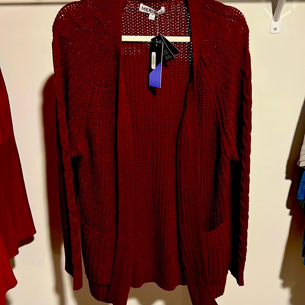 Maroon cardigan with pockets